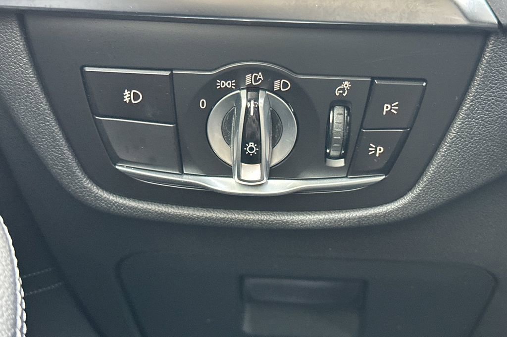 Used 2021 BMW X3 xDrive30e w/ Premium Package image 32