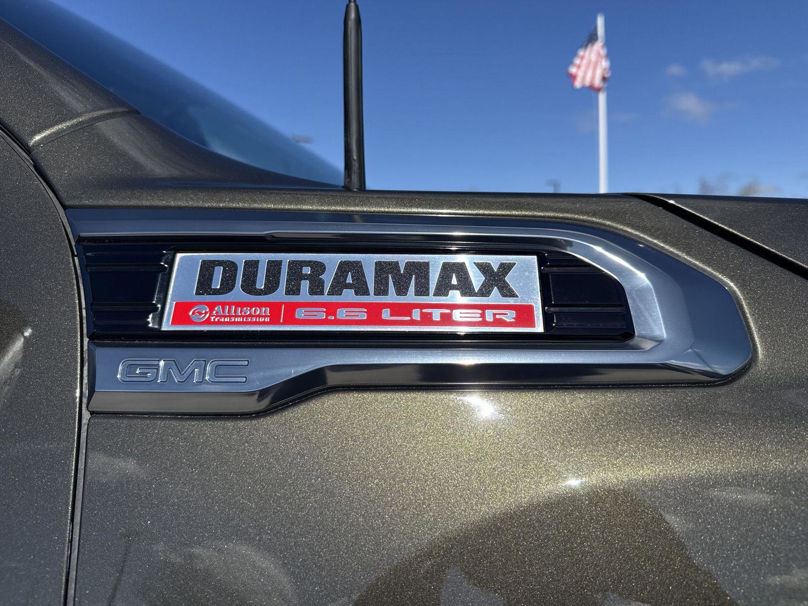 Used 2022 GMC Sierra 2500 AT4 w/ AT4 Preferred Package AWD/4WD image 8
