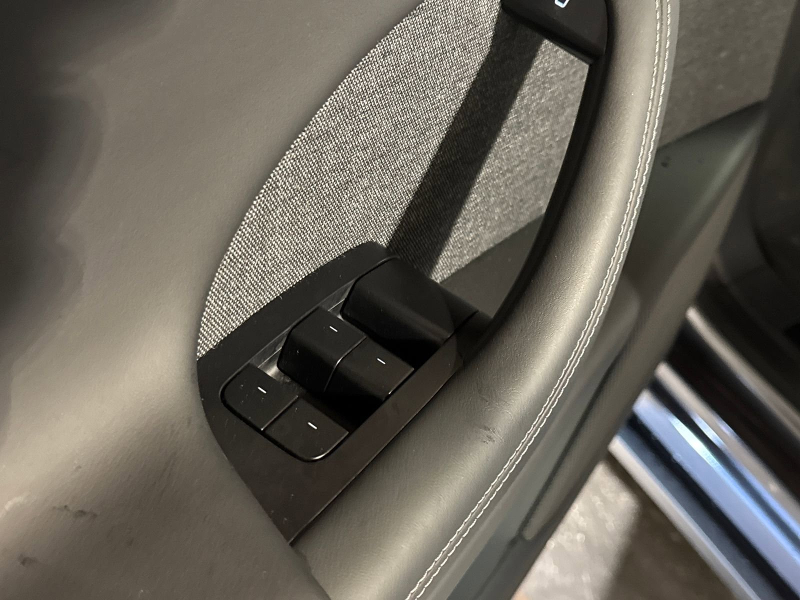 Used 2024 Tesla Model X image 25