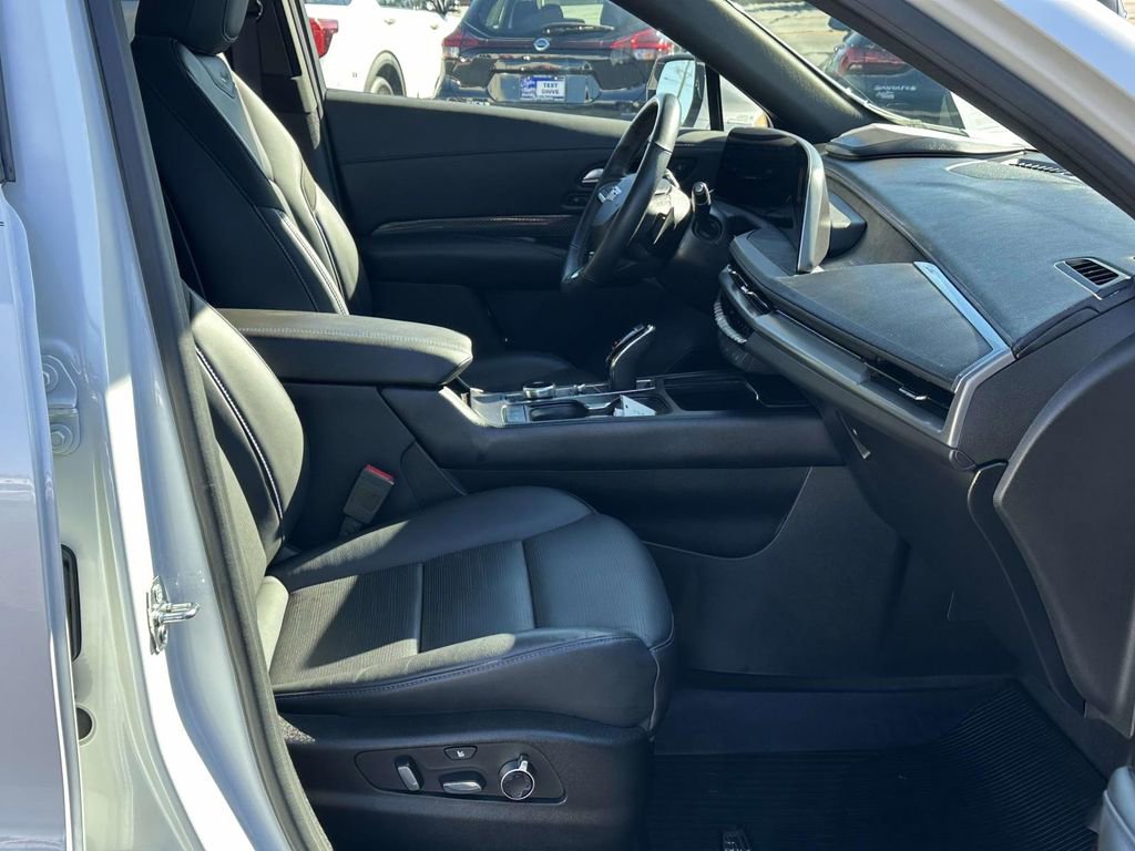 Used 2024 Cadillac XT4 Sport image 6