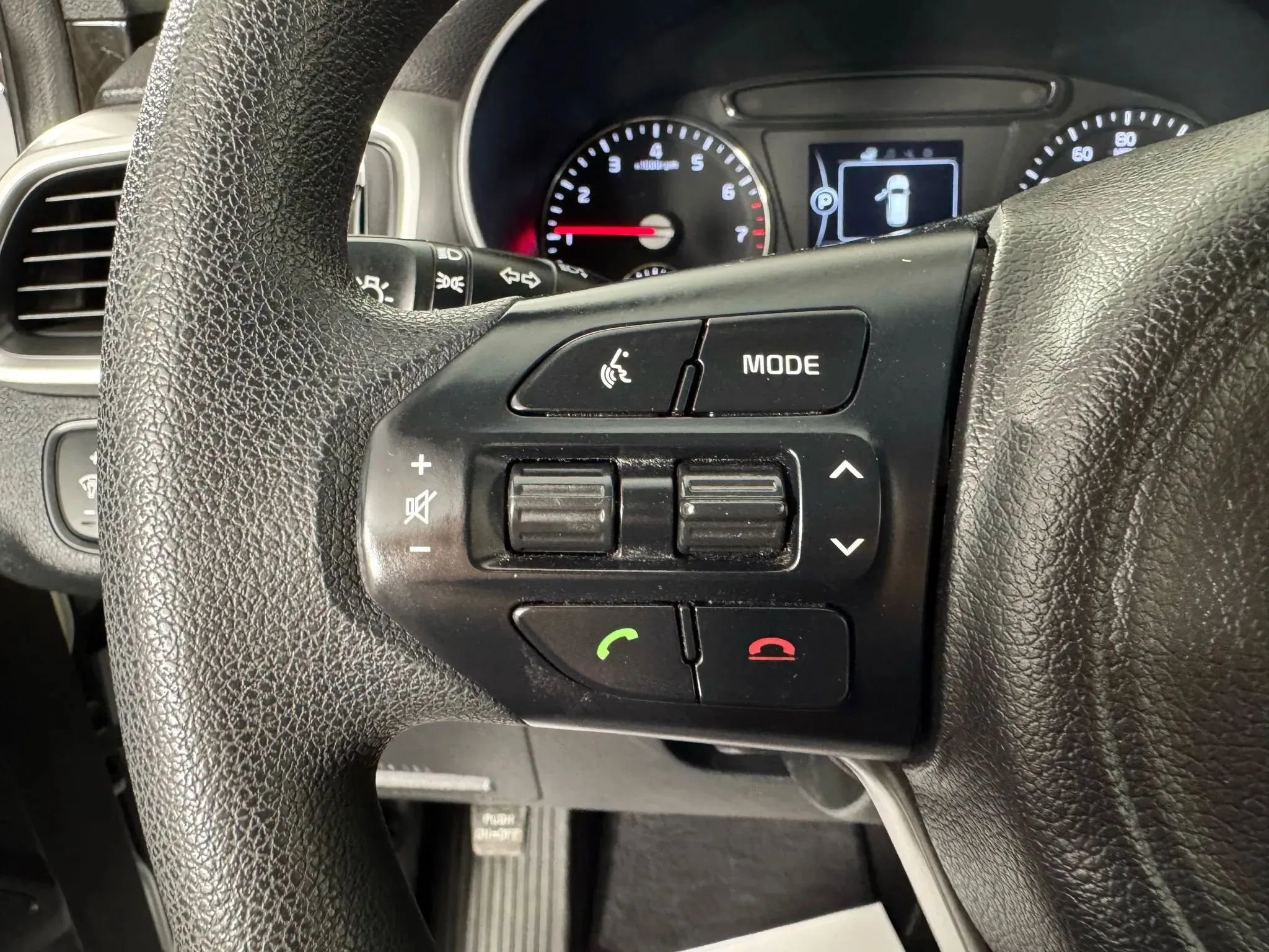 Used 2018 Kia Sorento L image 15