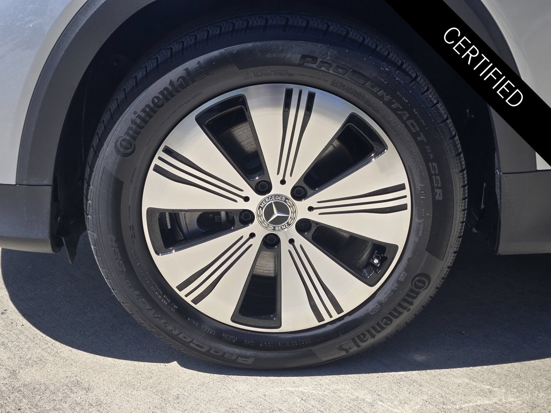 Used 2025 Mercedes-Benz EQB 300 4MATIC image 12