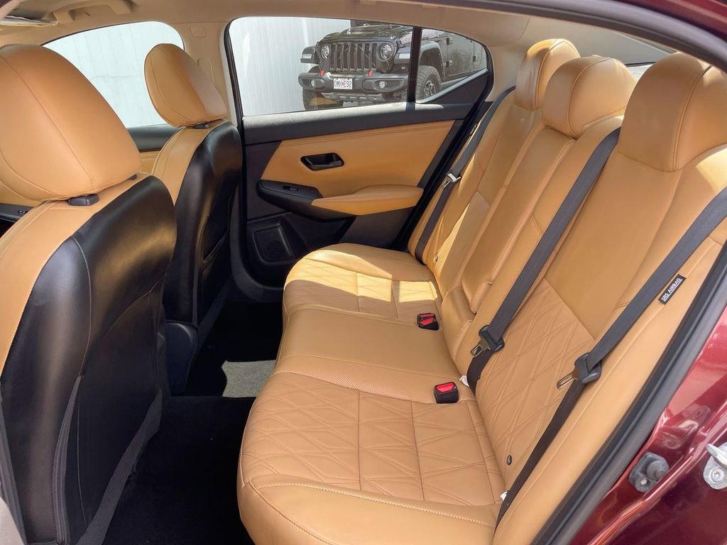 Used 2024 Nissan Sentra SV w/ SV Premium Package image 35