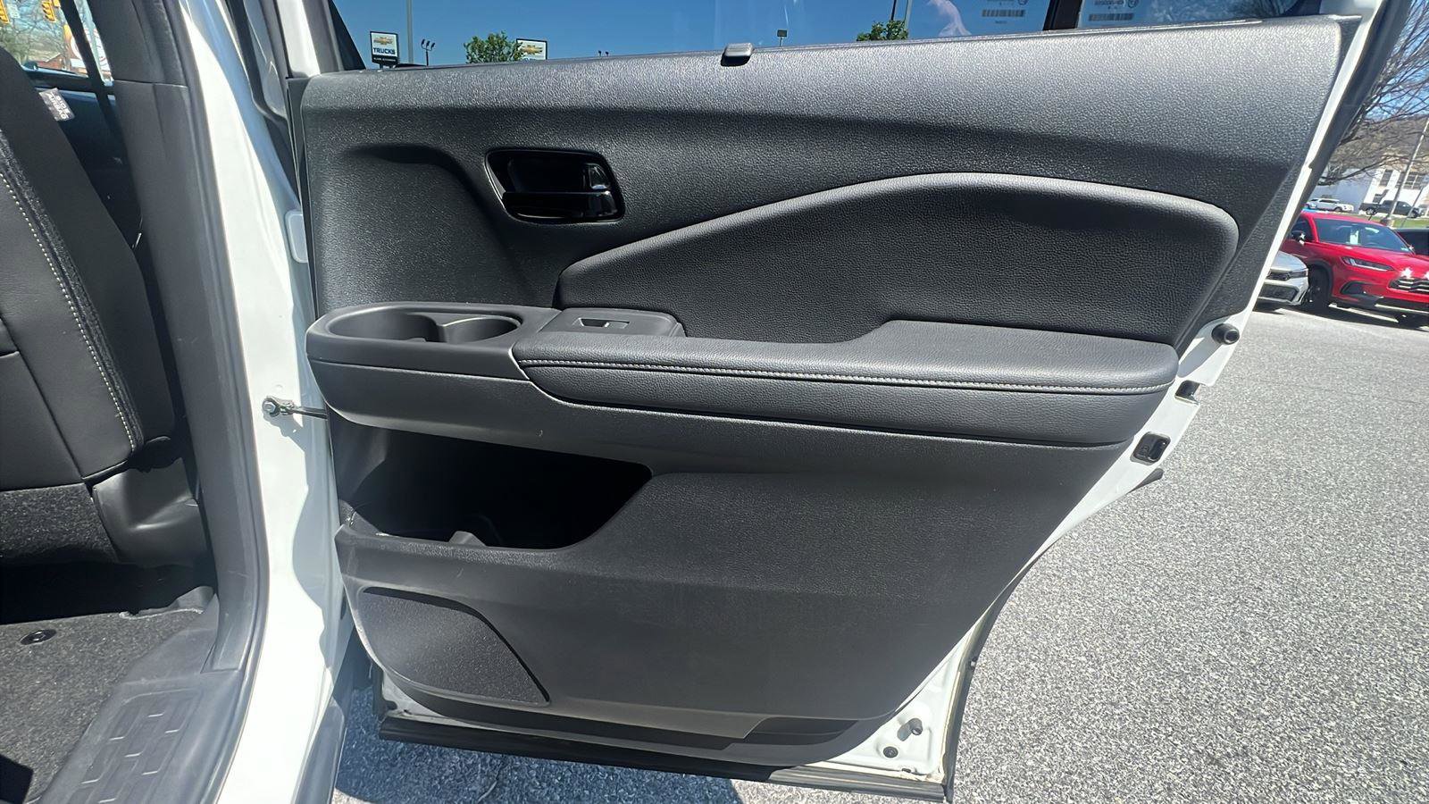 Used 2022 Honda Passport Elite image 14