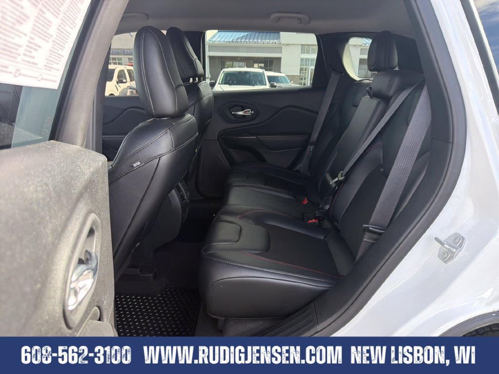 Used 2022 Jeep Cherokee Trailhawk AWD/4WD image 24