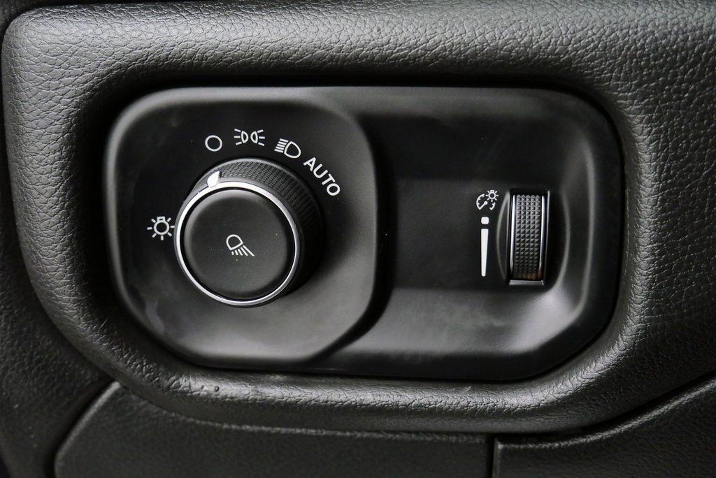 Used 2021 RAM 3500 Big Horn image 26
