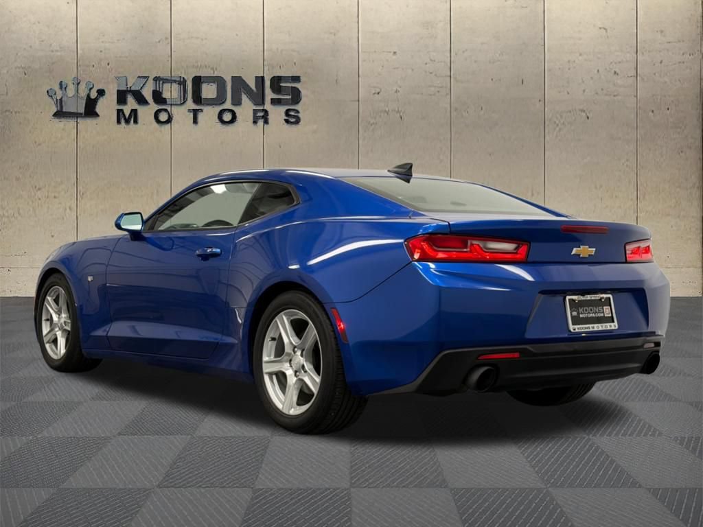 Used 2017 Chevrolet Camaro LT RWD image 6