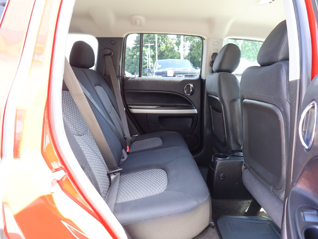 Used 2009 Chevrolet HHR LS FWD image 24