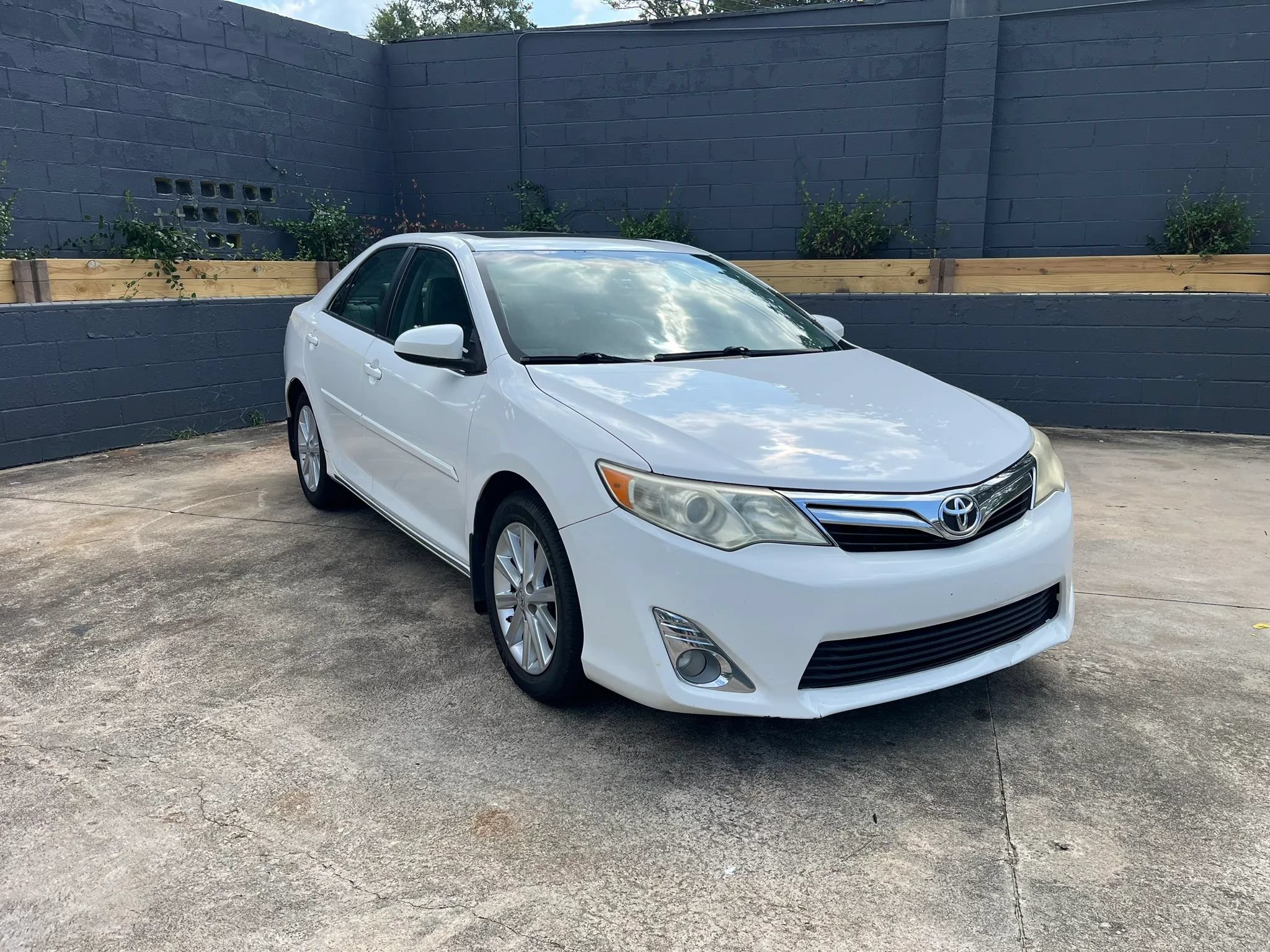 Used 2014 Toyota Camry XLE FWD image 4