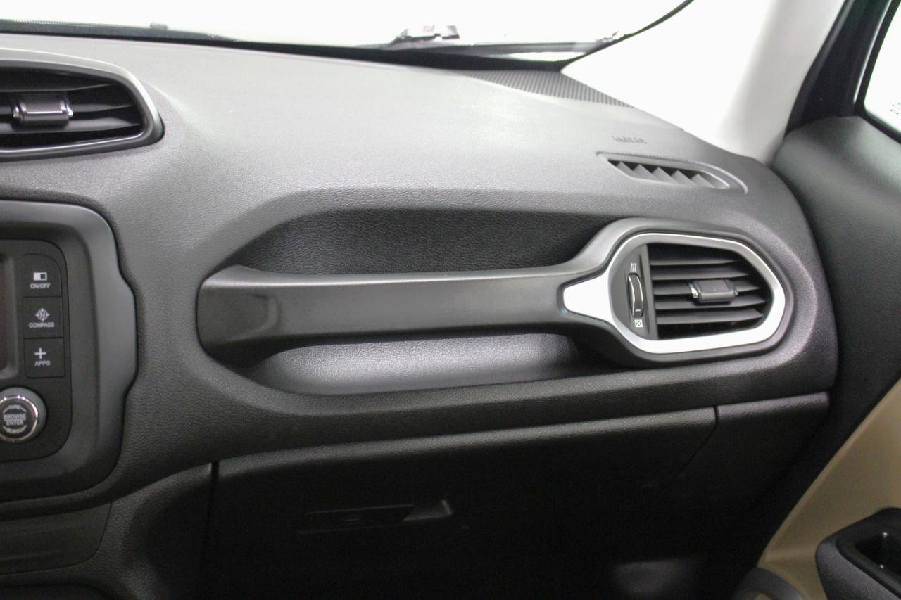 Used 2017 Jeep Renegade Latitude image 49