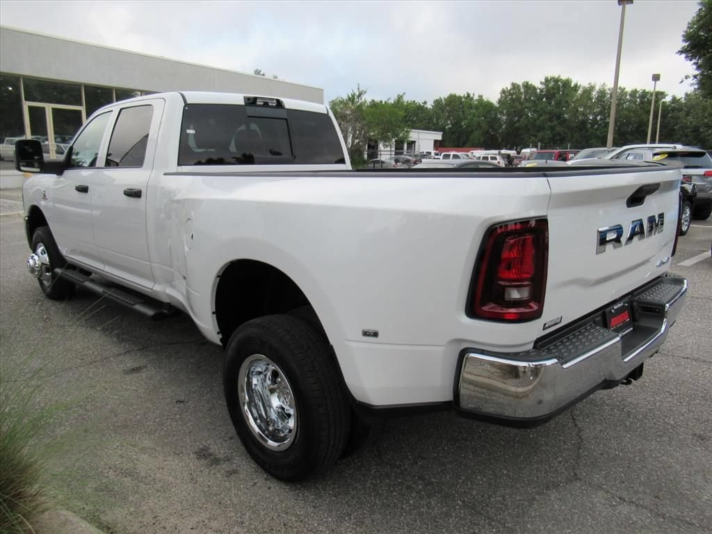 New 2026 RAM 3500 Tradesman AWD/4WD image 4