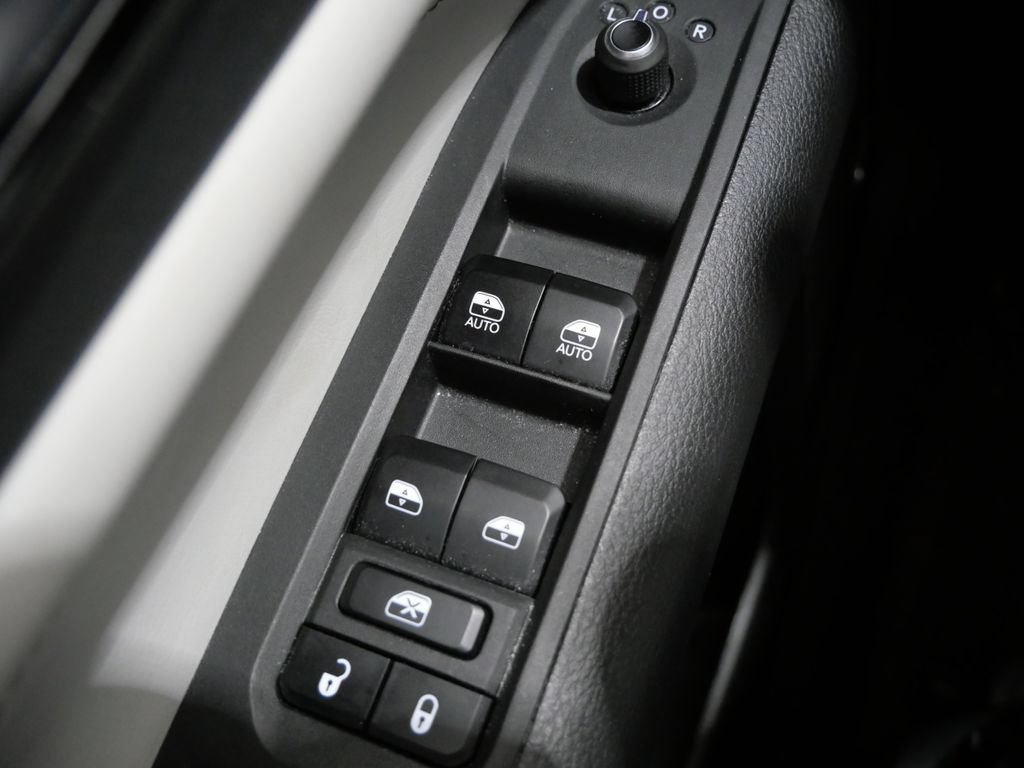 Used 2023 Jeep Compass Limited w/ Elite Group AWD/4WD image 14