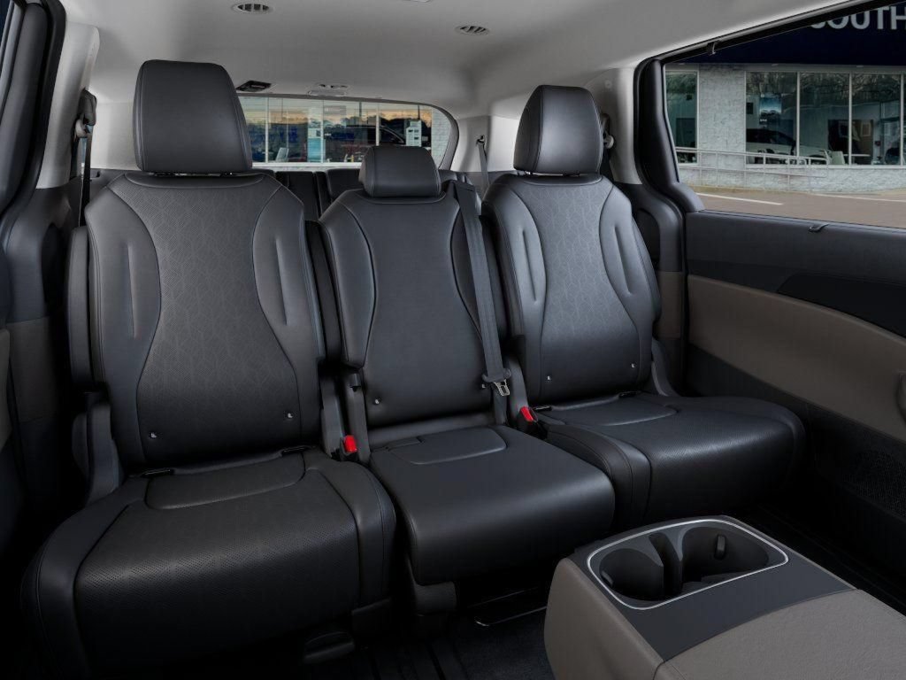 New 2026 Kia Carnival EX FWD image 16