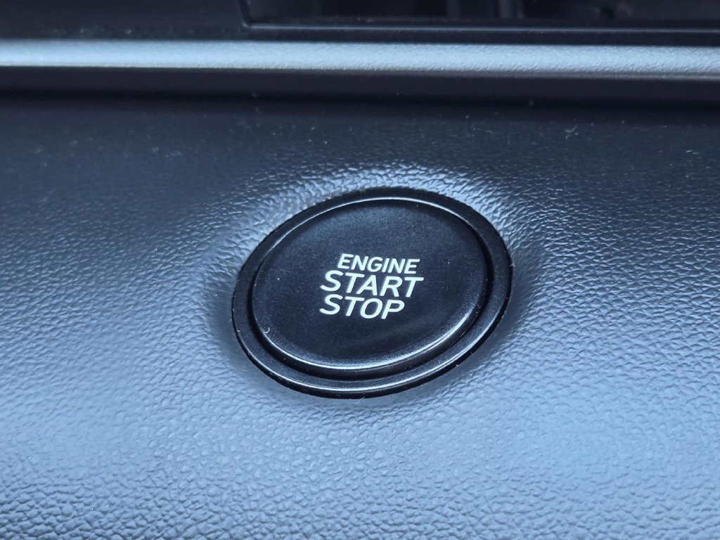 Used 2025 Hyundai Elantra Sport FWD image 30