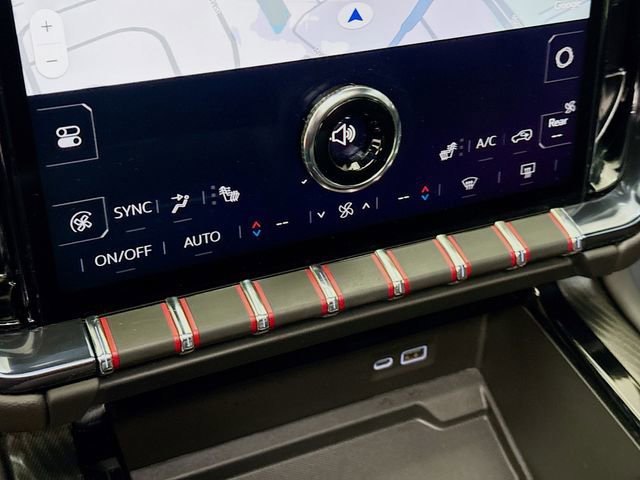 Used 2025 GMC Yukon AT4 w/ AT4 Premium Package image 18