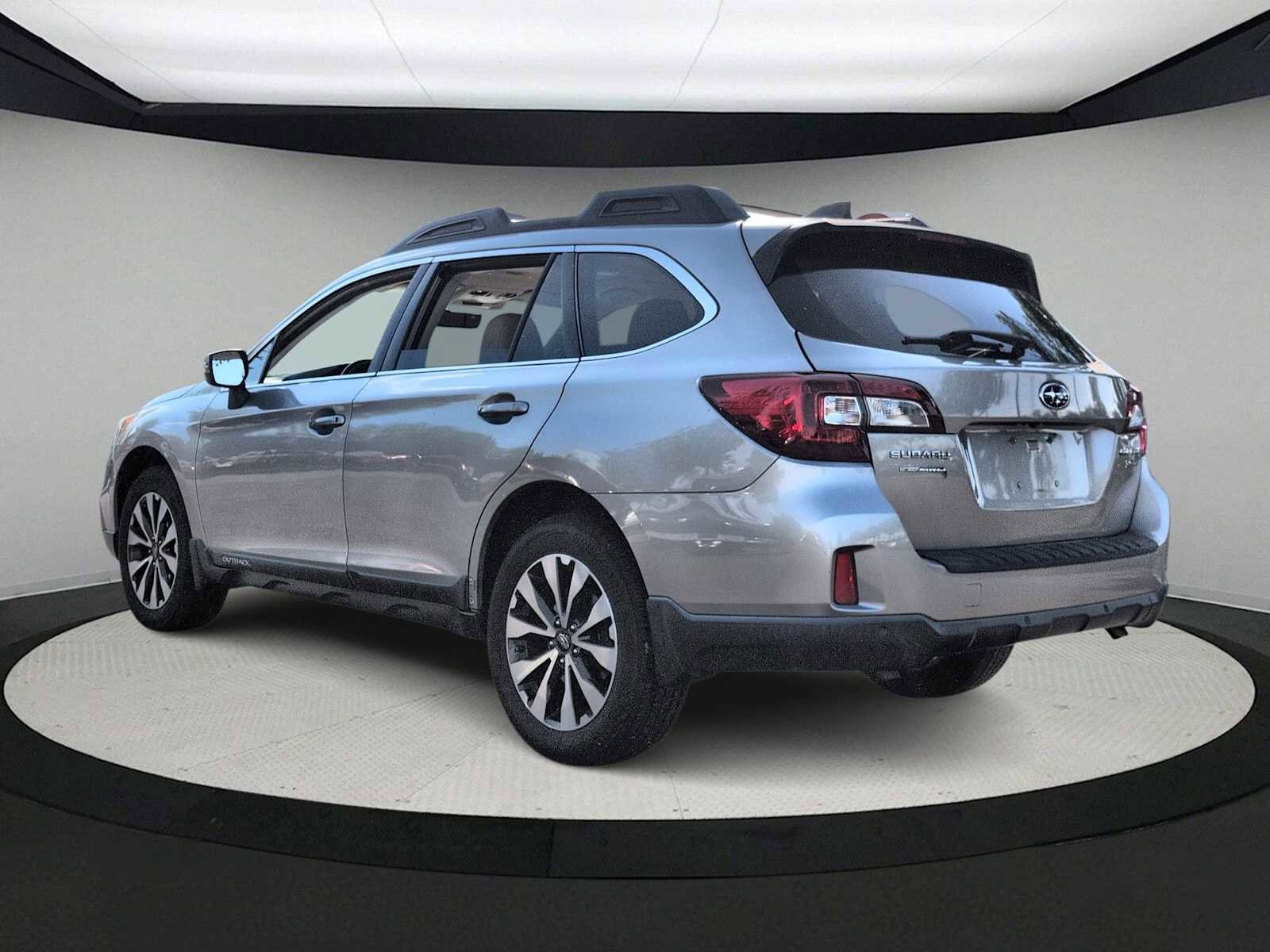 Used 2017 Subaru Outback 3.6R Limited AWD/4WD image 6