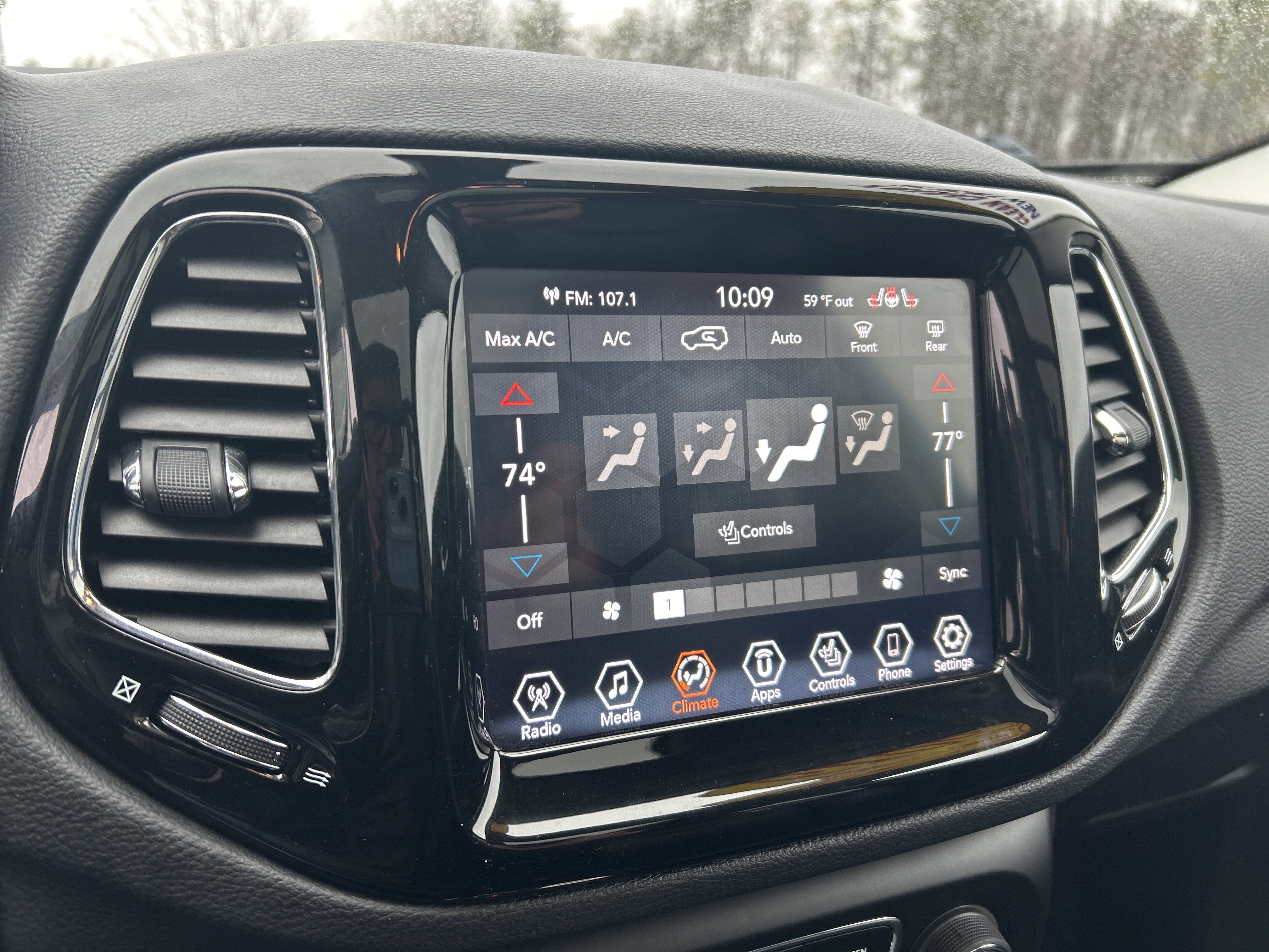 Used 2019 Jeep Compass Limited AWD/4WD image 32