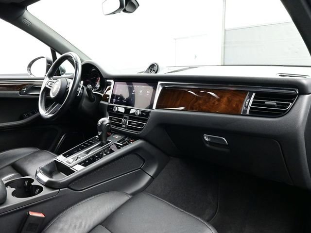 Certified 2023 Porsche Macan S image 19