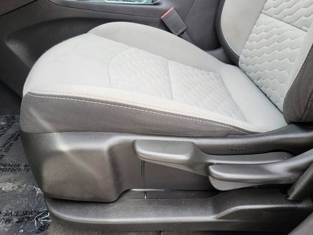 Used 2018 Chevrolet Equinox LS image 14