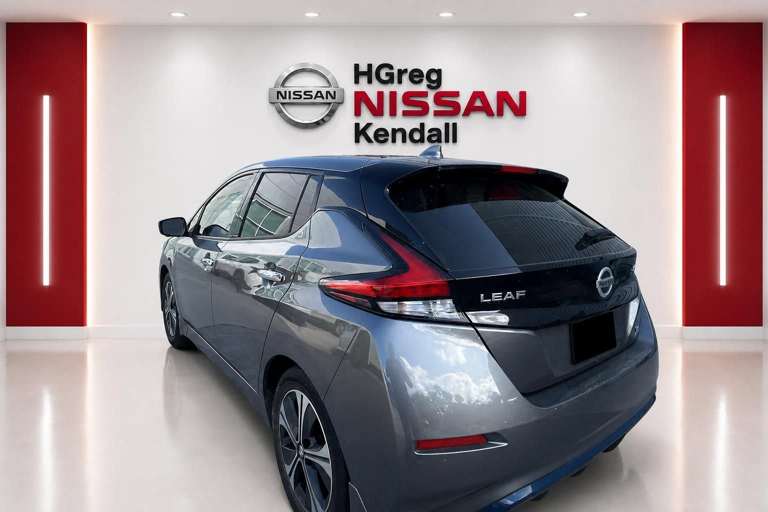 Used 2020 Nissan Leaf SL Plus FWD image 2