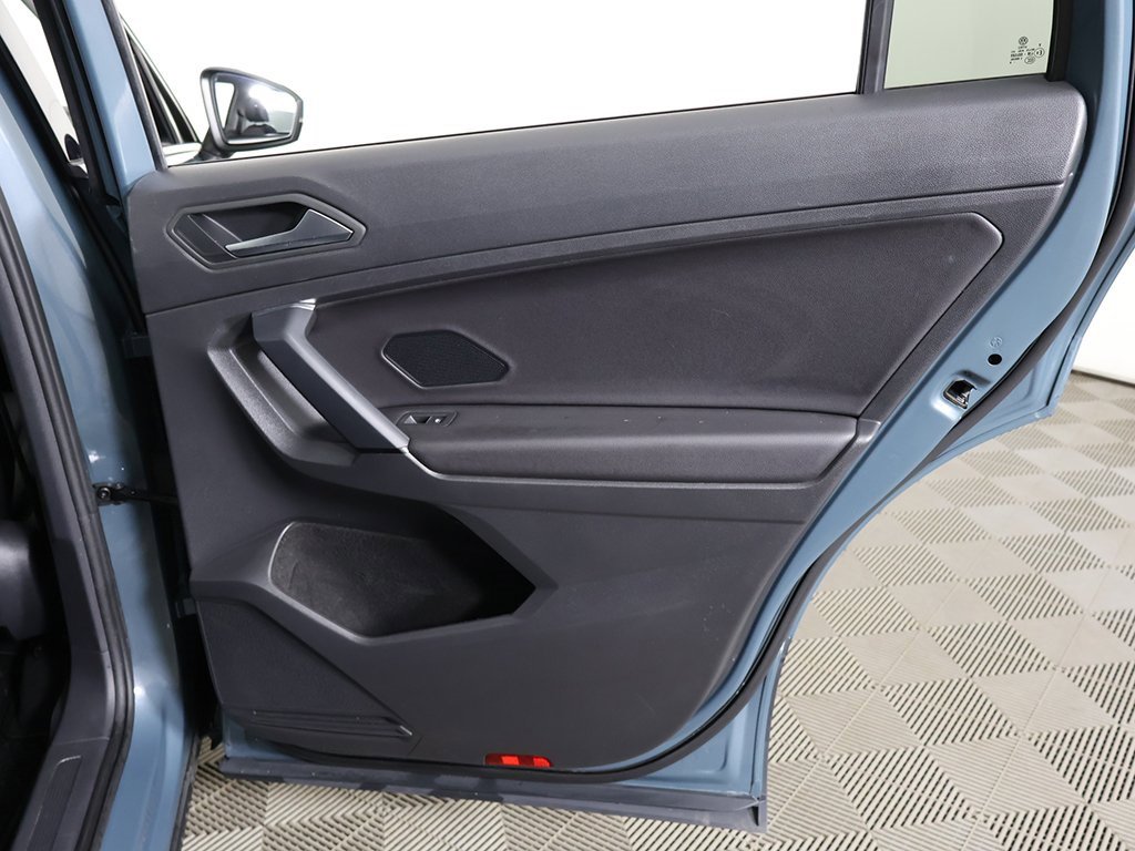 Used 2019 Volkswagen Tiguan SE w/ Panoramic Sunroof Package image 26