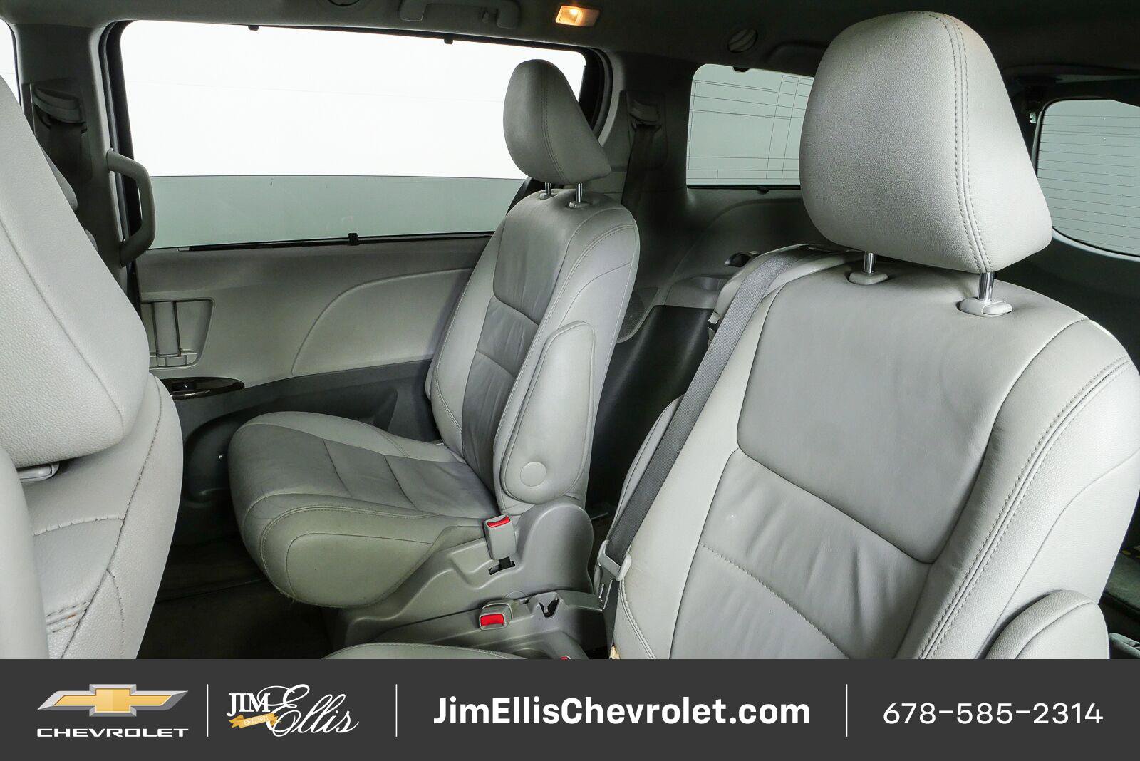 Used 2016 Toyota Sienna XLE FWD image 16