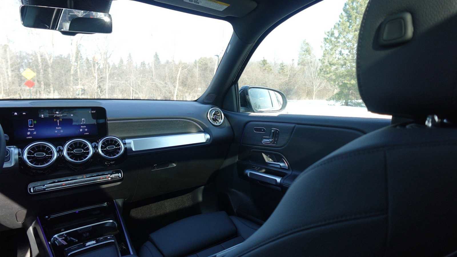 Used 2026 Mercedes-Benz GLB 250 4MATIC image 30