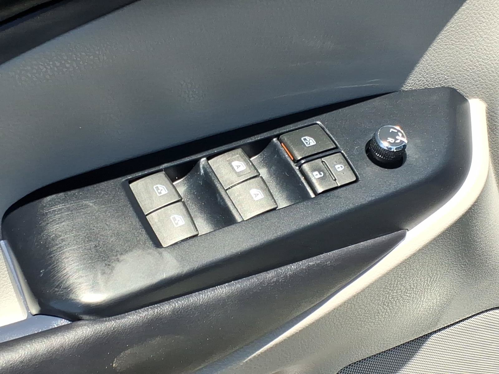 Used 2018 Toyota Highlander XLE AWD/4WD image 14