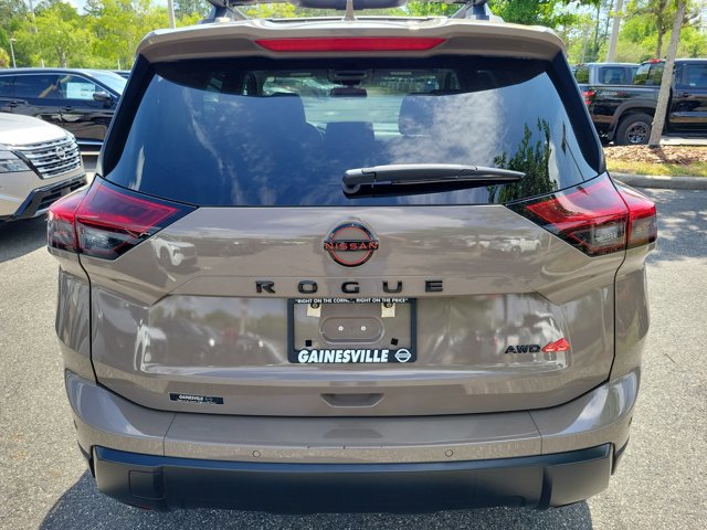 Used 2025 Nissan Rogue SV w/ Rock Creek Premium Package AWD/4WD image 8