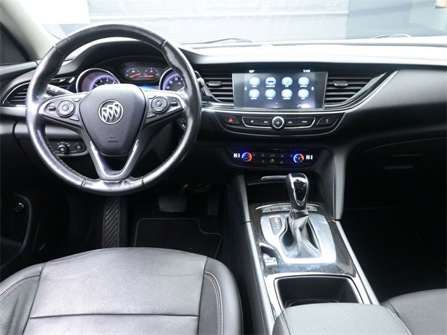Used 2018 Buick Regal Essence w/ Driver Confidence Package #1 image 9