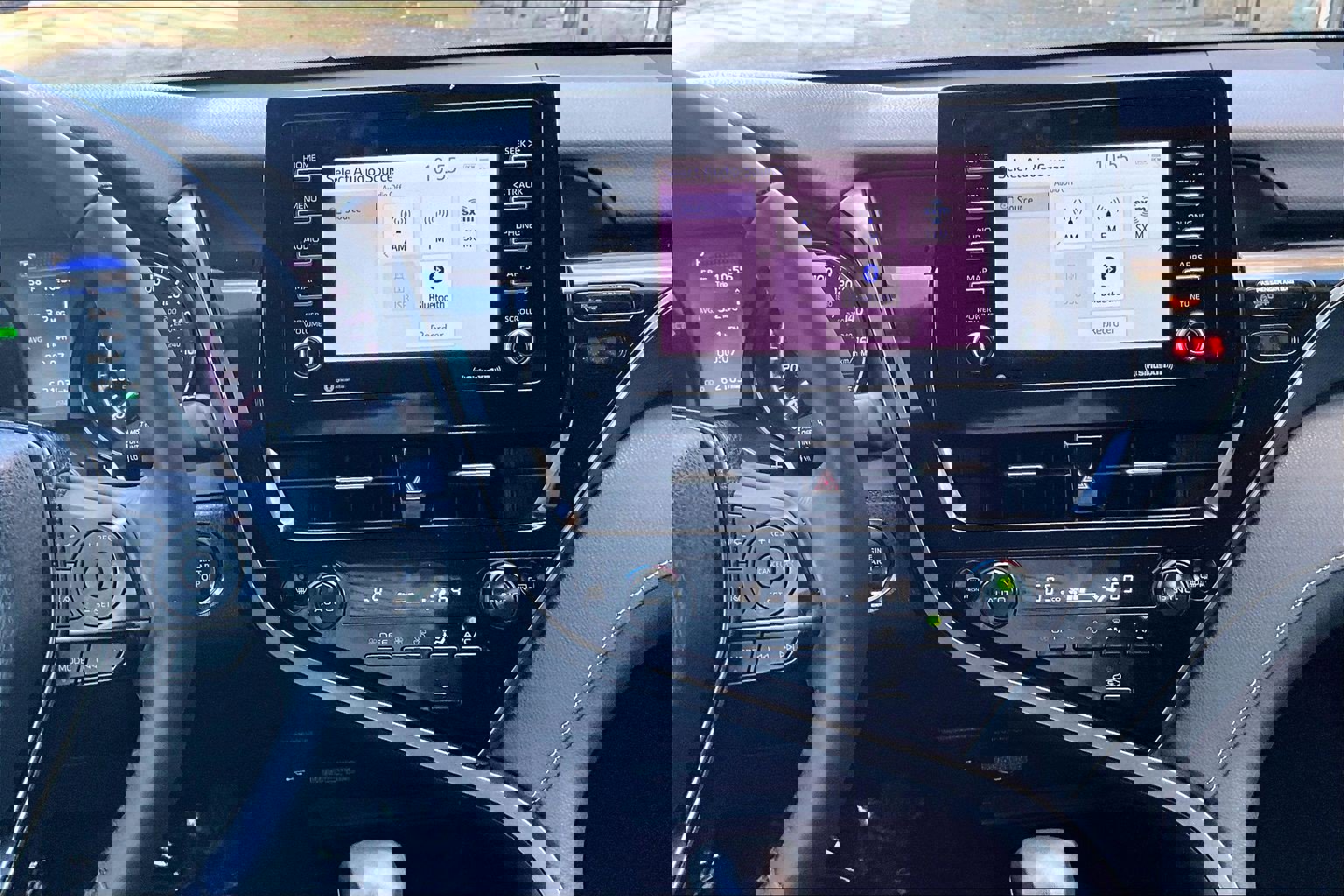 Used 2023 Toyota Camry SE w/ Convenience Package image 6