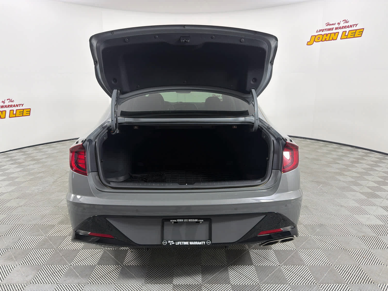 Used 2022 Hyundai Sonata Limited w/ Preferred Accessory Package FWD image 5