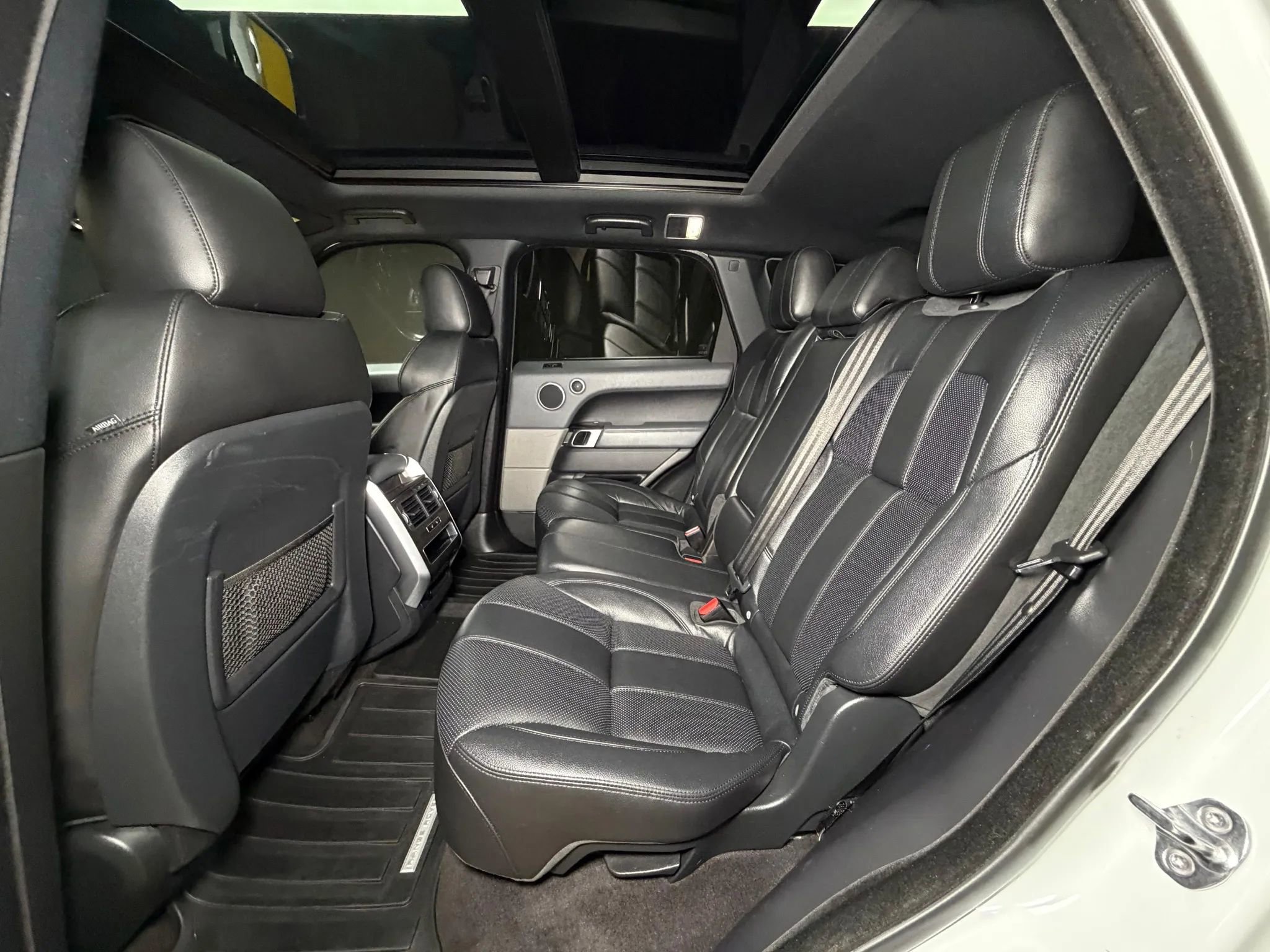 Used 2014 Land Rover Range Rover Sport SE image 42