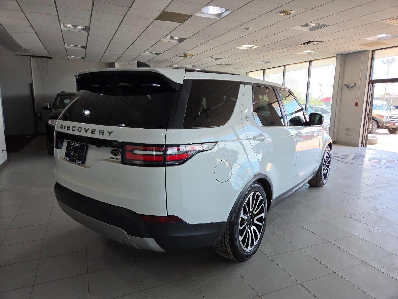 Used 2019 Land Rover Discovery HSE AWD/4WD image 7