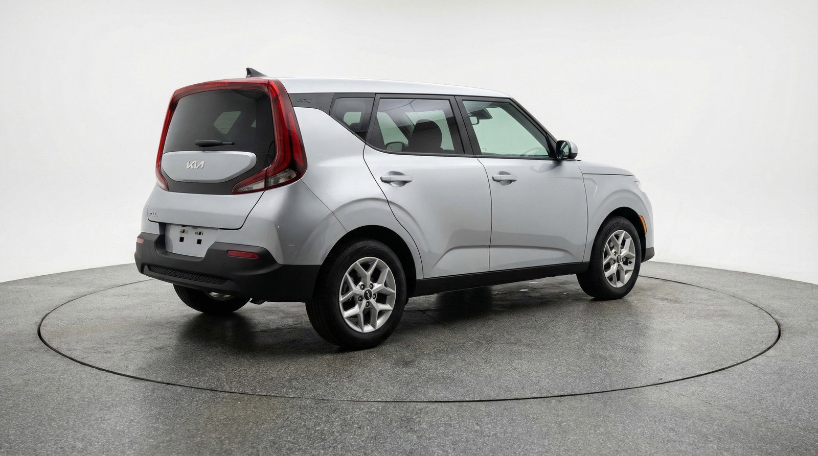 Used 2025 Kia Soul LX w/ LX Technology Package FWD image 9