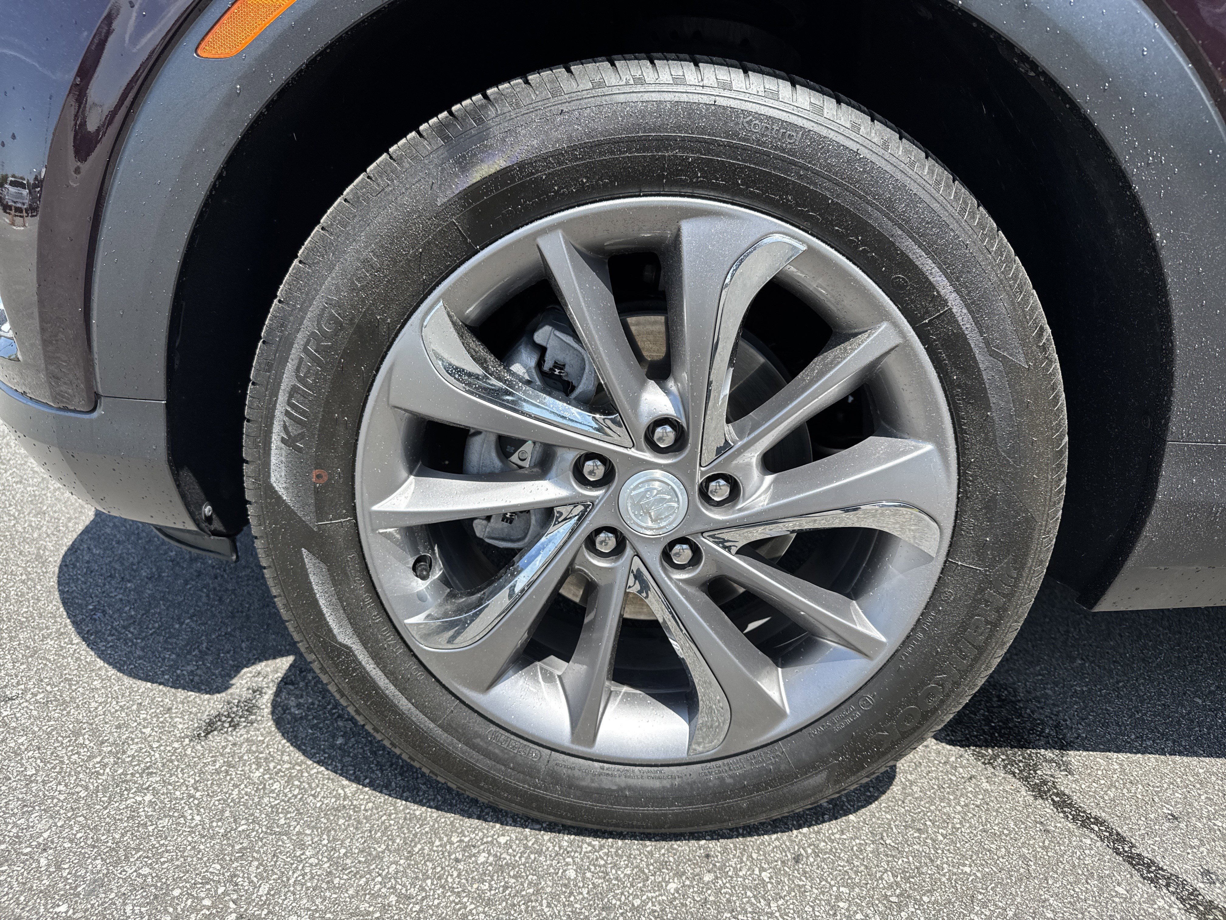 Used 2020 Buick Encore GX Essence w/ Experience Buick Package FWD image 13