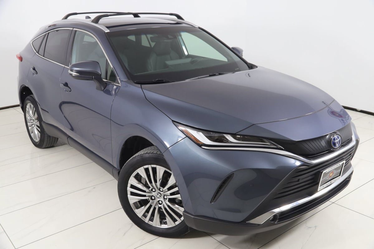 Used 2023 Toyota Venza XLE image 17