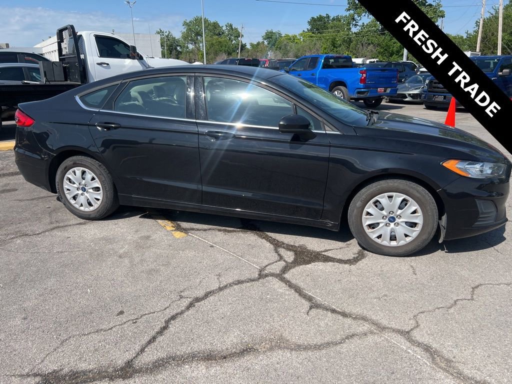Used 2019 Ford Fusion S FWD image 3