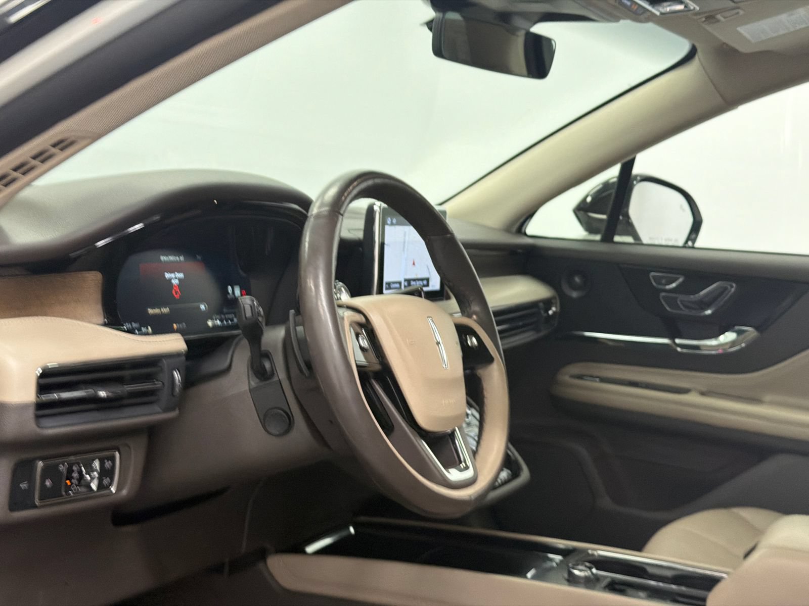 Used 2021 Lincoln Corsair Reserve AWD/4WD image 17