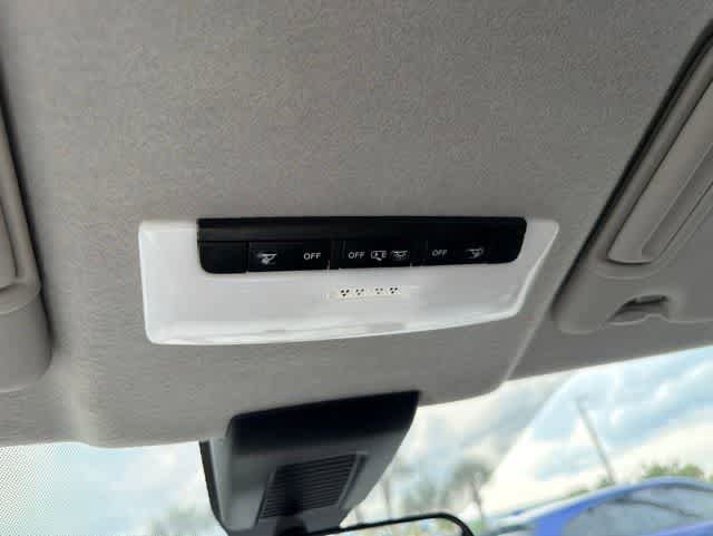 Used 2023 Nissan Kicks SV FWD image 31