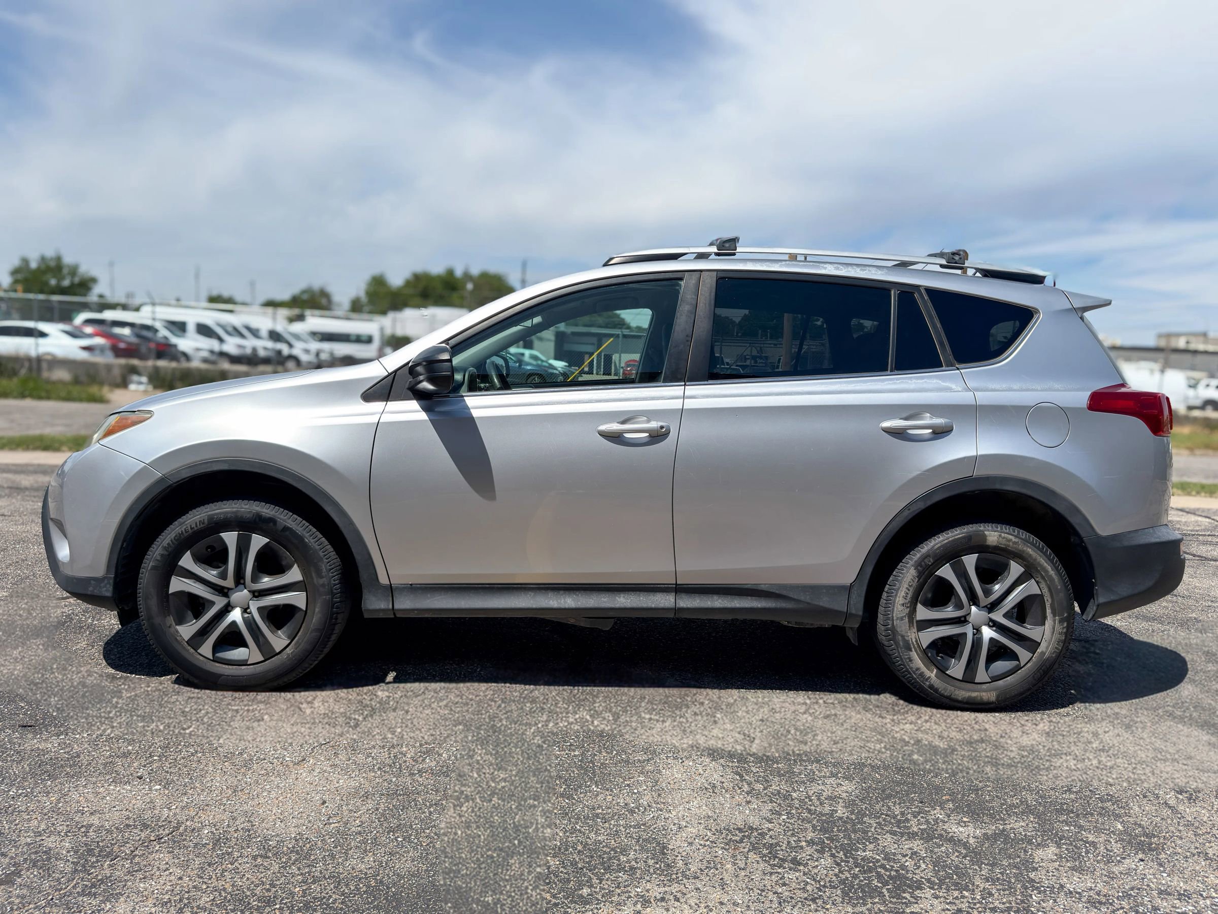Used 2015 Toyota RAV4 LE AWD/4WD image 4
