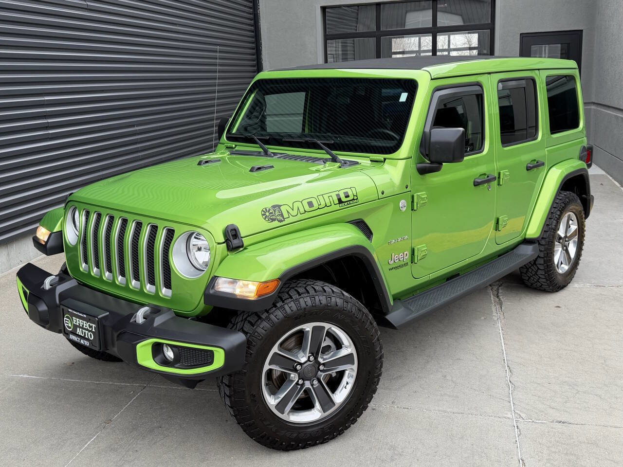 Used 2019 Jeep Wrangler Unlimited Sahara image 2