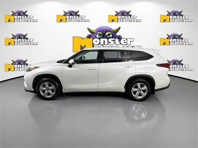 Used 2021 Toyota Highlander LE image 8