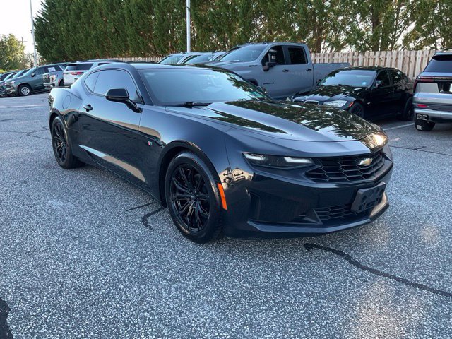 Used 2020 Chevrolet Camaro LT RWD image 3
