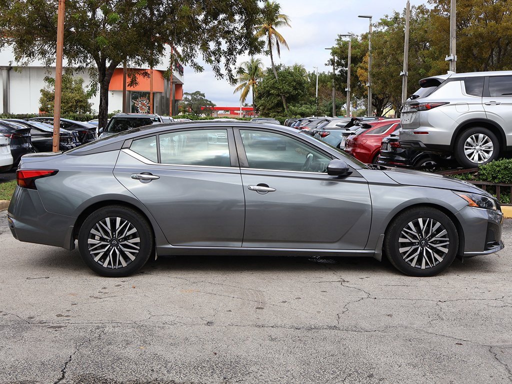Used 2023 Nissan Altima 2.5 SV image 15