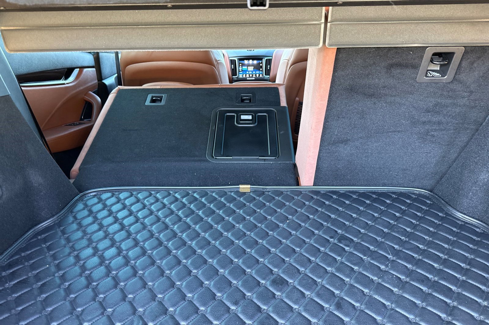 Used 2017 Maserati Levante S image 31