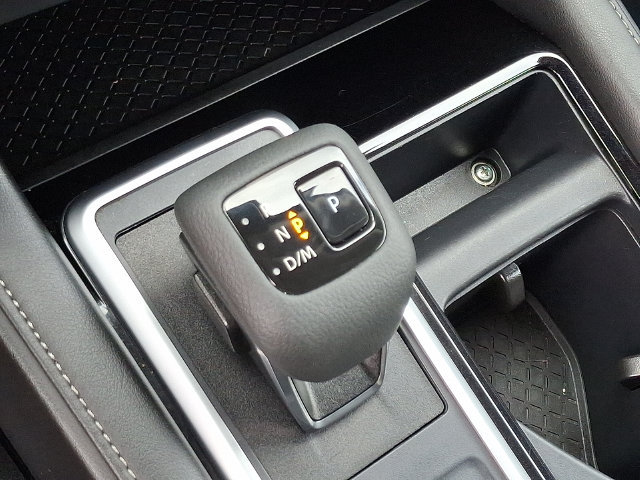 Used 2024 Nissan Pathfinder SV AWD/4WD image 15