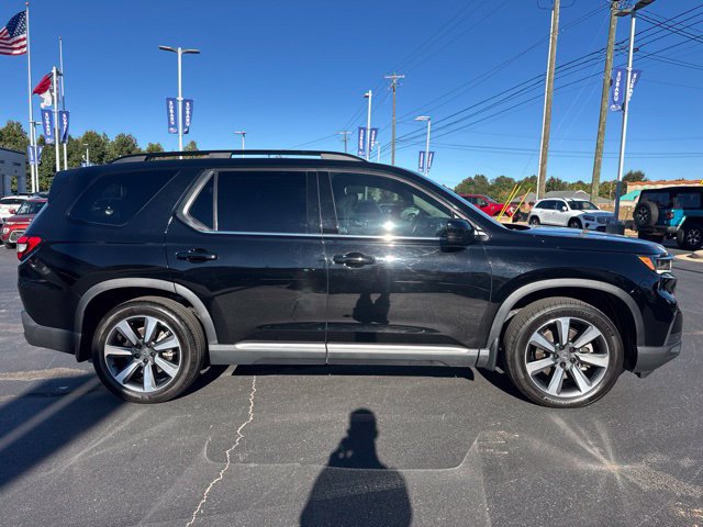 Used 2025 Honda Pilot Touring image 6