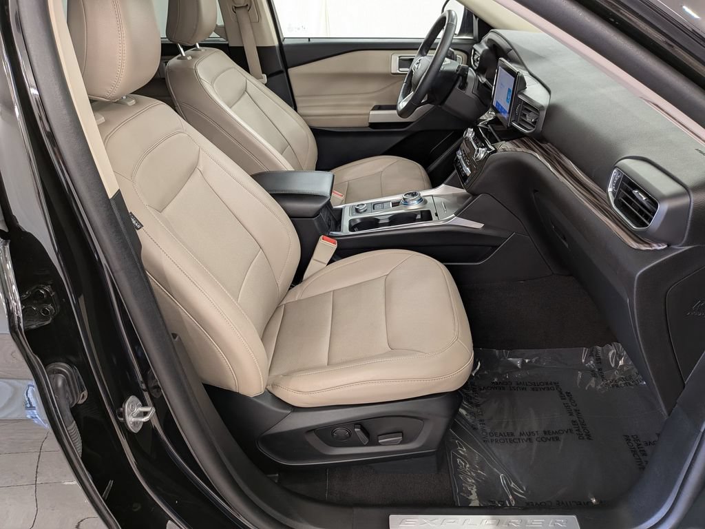 Used 2023 Ford Explorer Limited AWD/4WD image 36