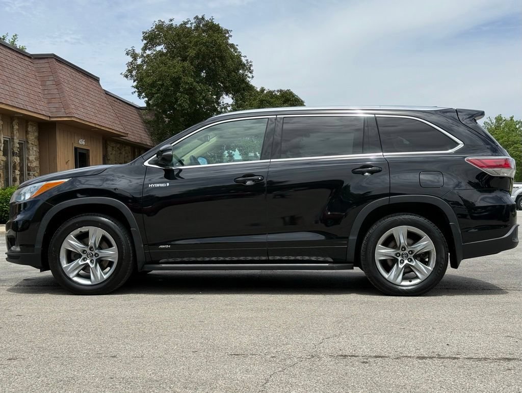 Used 2016 Toyota Highlander Limited Platinum AWD/4WD image 2